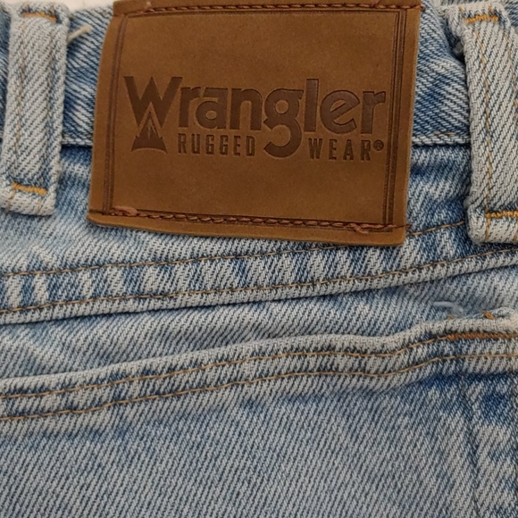 Wrangler Jeans - Picture 2 of 3